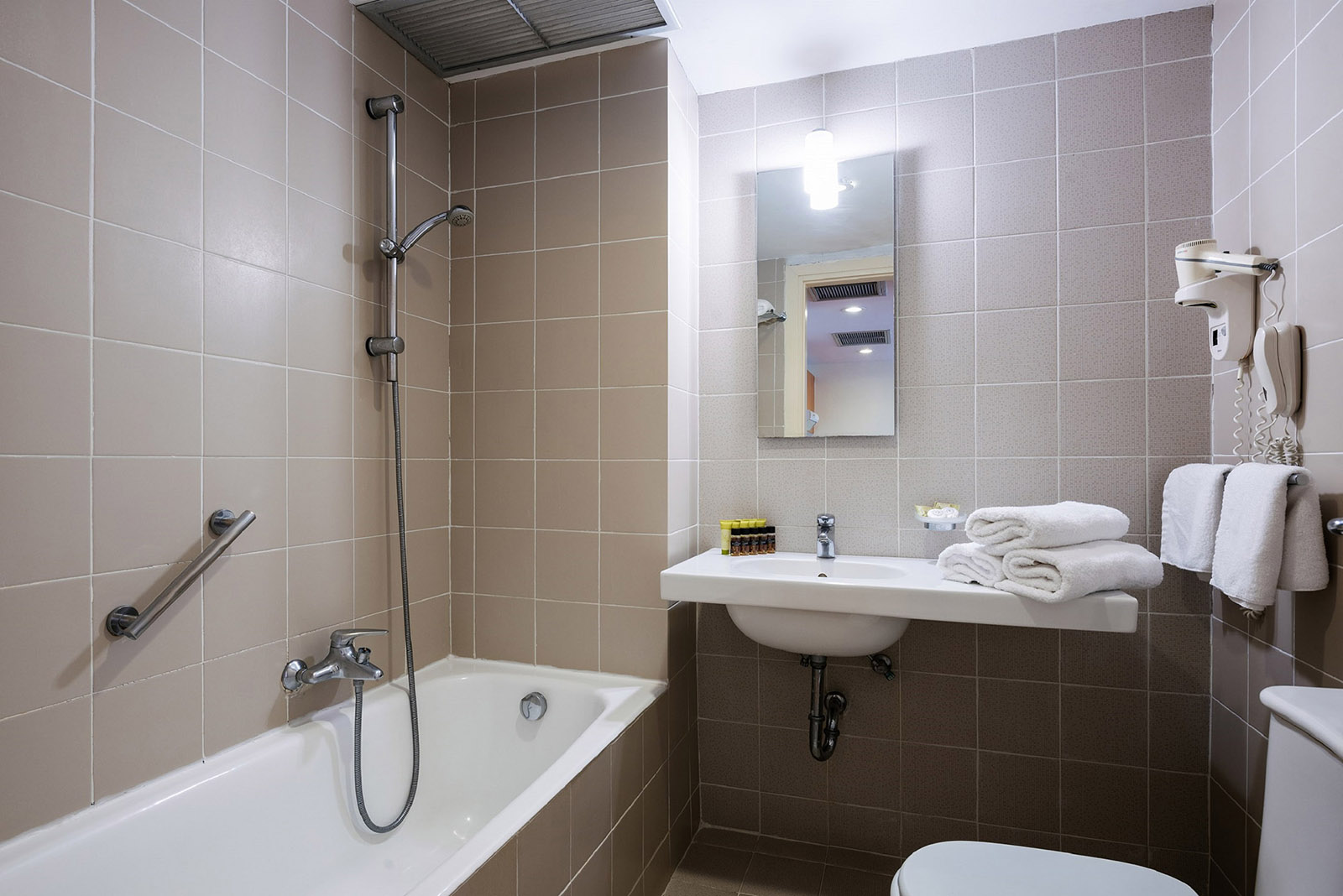 Angela Classic Twin Room